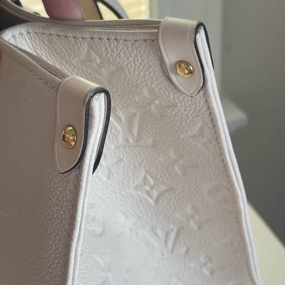 Louis Vuitton Onthego Creme Empreinte GM Limited Edition - Picture 3 of 15